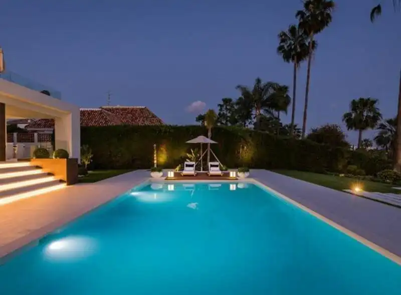 Piscina de Casa o xalet de lloguer en Marbella amb Aire condicionat, Calefacció i Jardí privat
