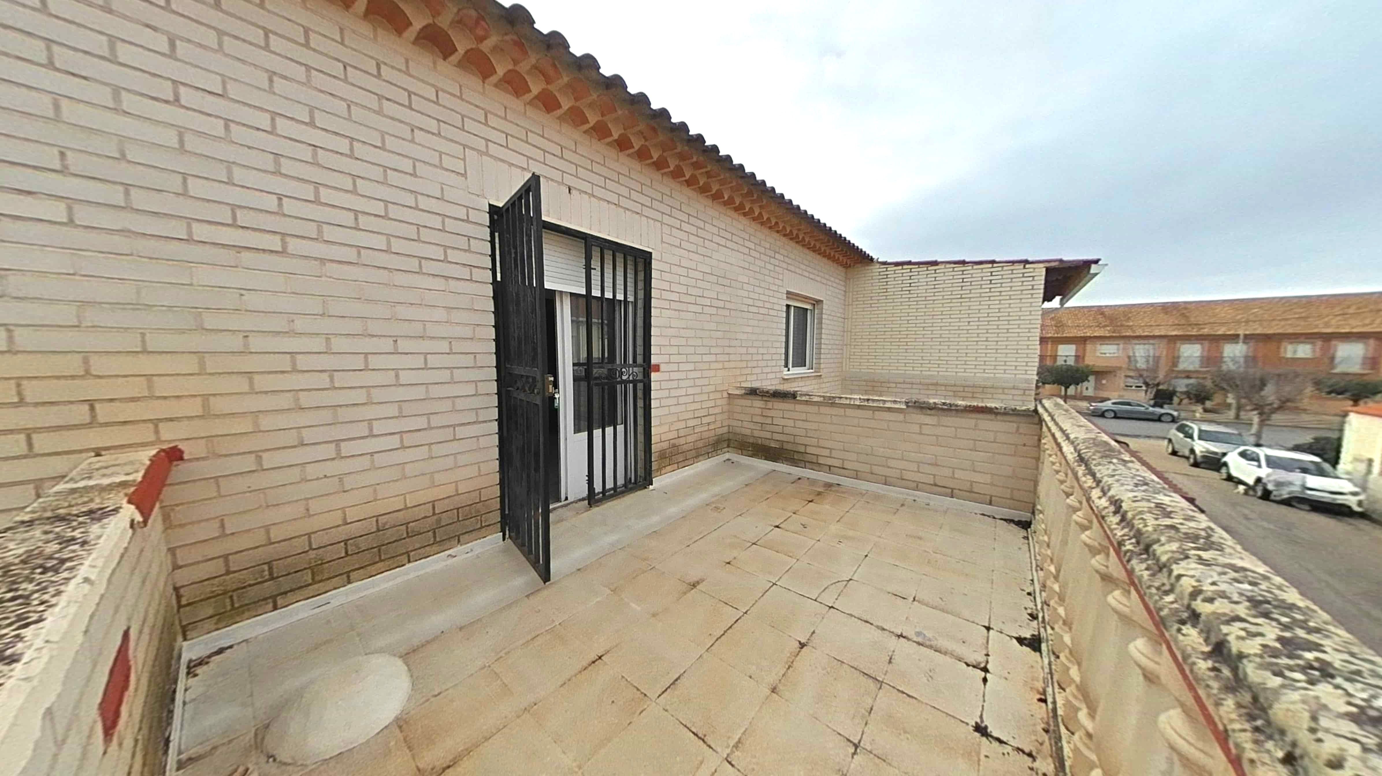 Casa adosada en venda a Constitucion, El Pedernoso