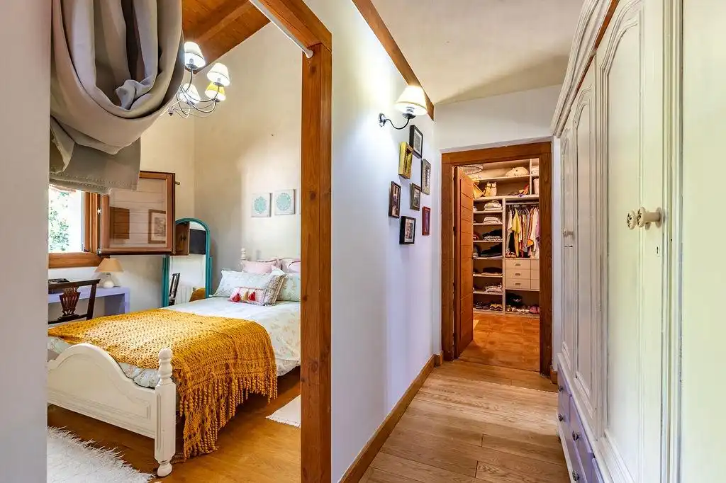 Habitación de Finca rústica en venta en Cuacos de Yuste con Jardín privado, Terraza y Piscina