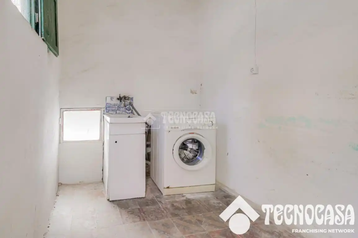 Piso en venta en Santa Coloma de Gramenet con Terraza y Trastero