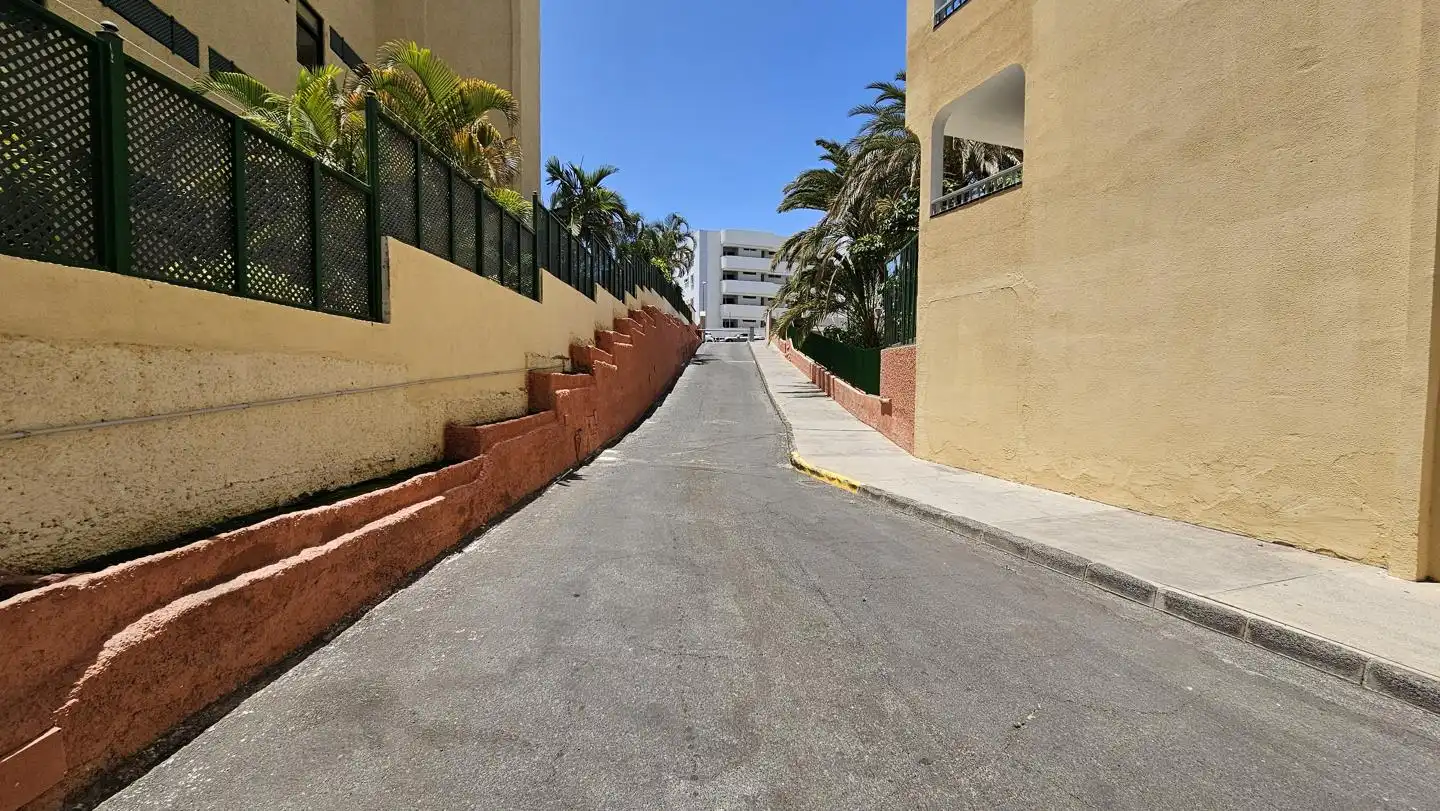 Vista exterior de Planta baixa en venda en San Bartolomé de Tirajana amb Terrassa, Moblat i Piscina comunitària