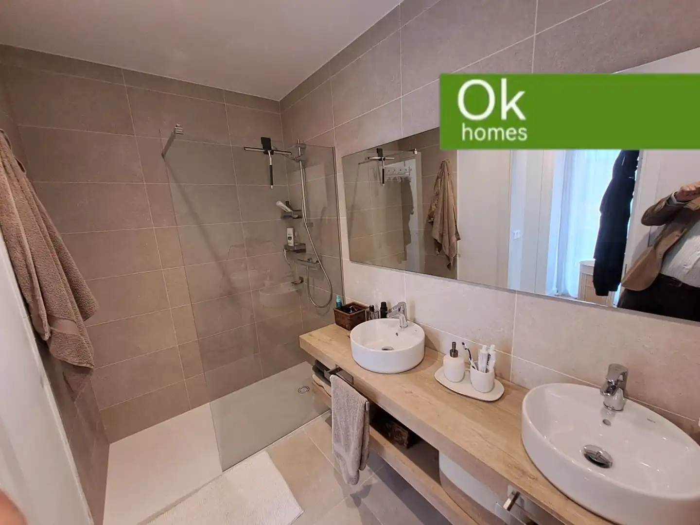 Baño de Casa adosada en venta en Oleiros con Calefacción, Parquet y Terraza