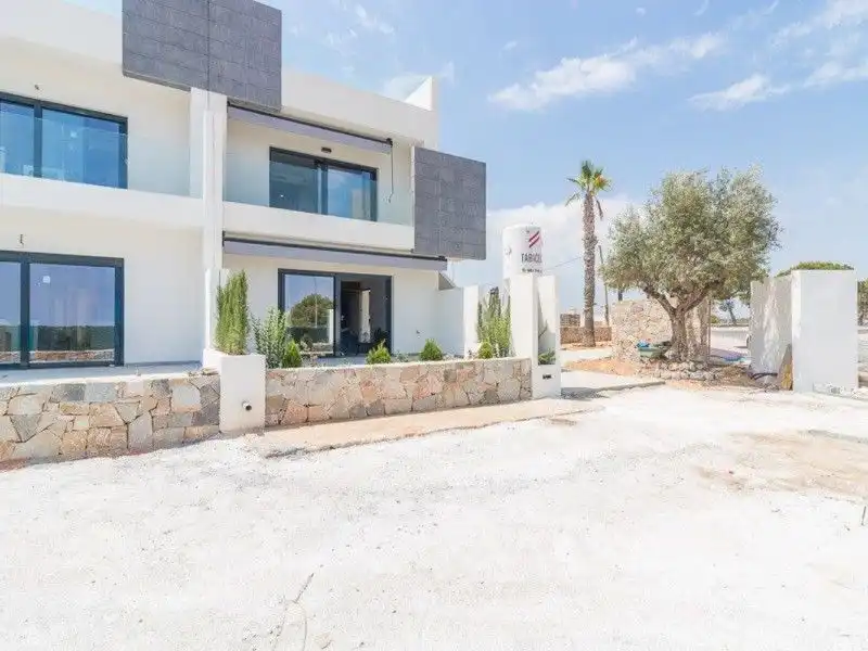 Vista exterior de Casa o chalet en venta en Torrevieja con Jardín privado, Terraza y Balcón