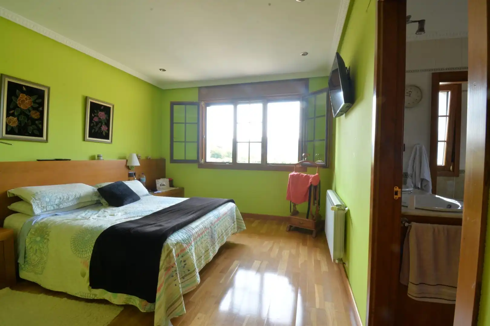 Habitación de Casa o chalet en venta en Oviedo  con Calefacción, Jardín privado y Terraza