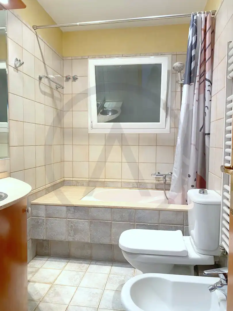 Baño de Ático en venta en Terrassa con Calefacción, Terraza y Trastero