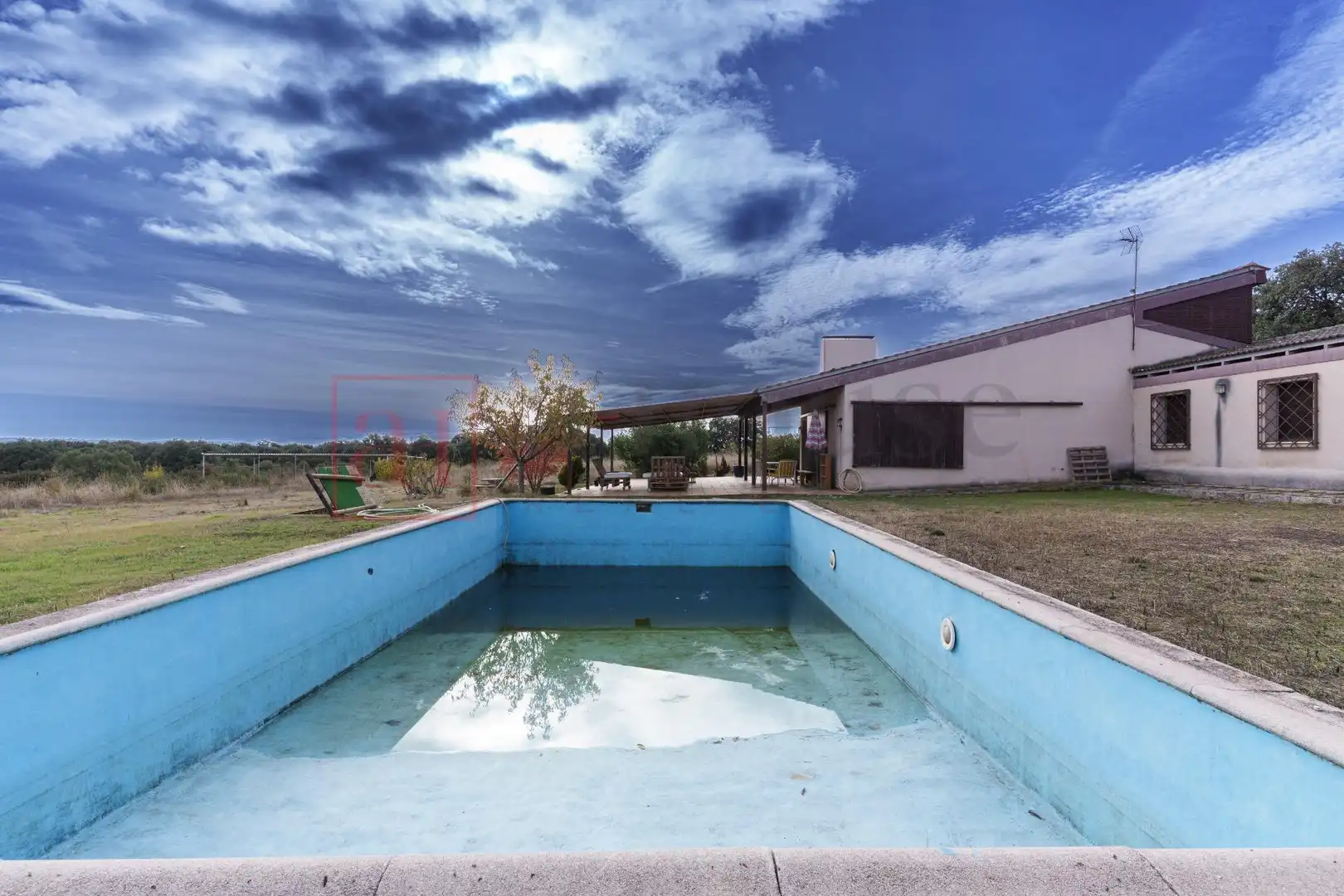 Piscina de Finca rústica en venda en Villanueva de la Cañada amb Calefacció, Jardí privat i Piscina