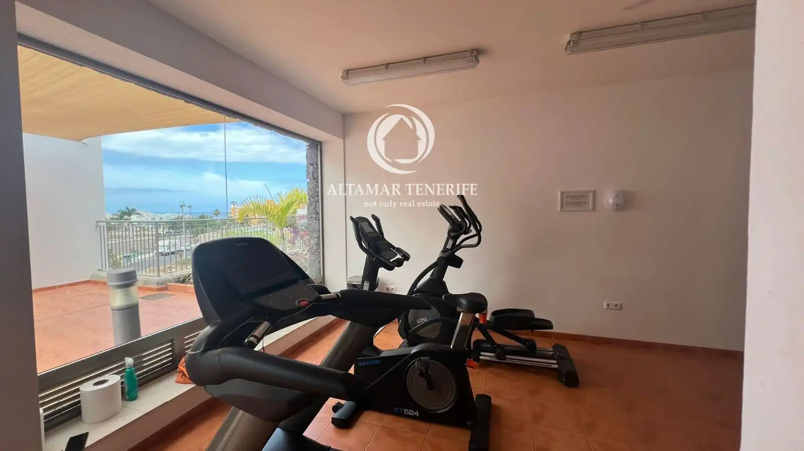 Apartamento con piscina en venta en Costa Adeje, imagen 42