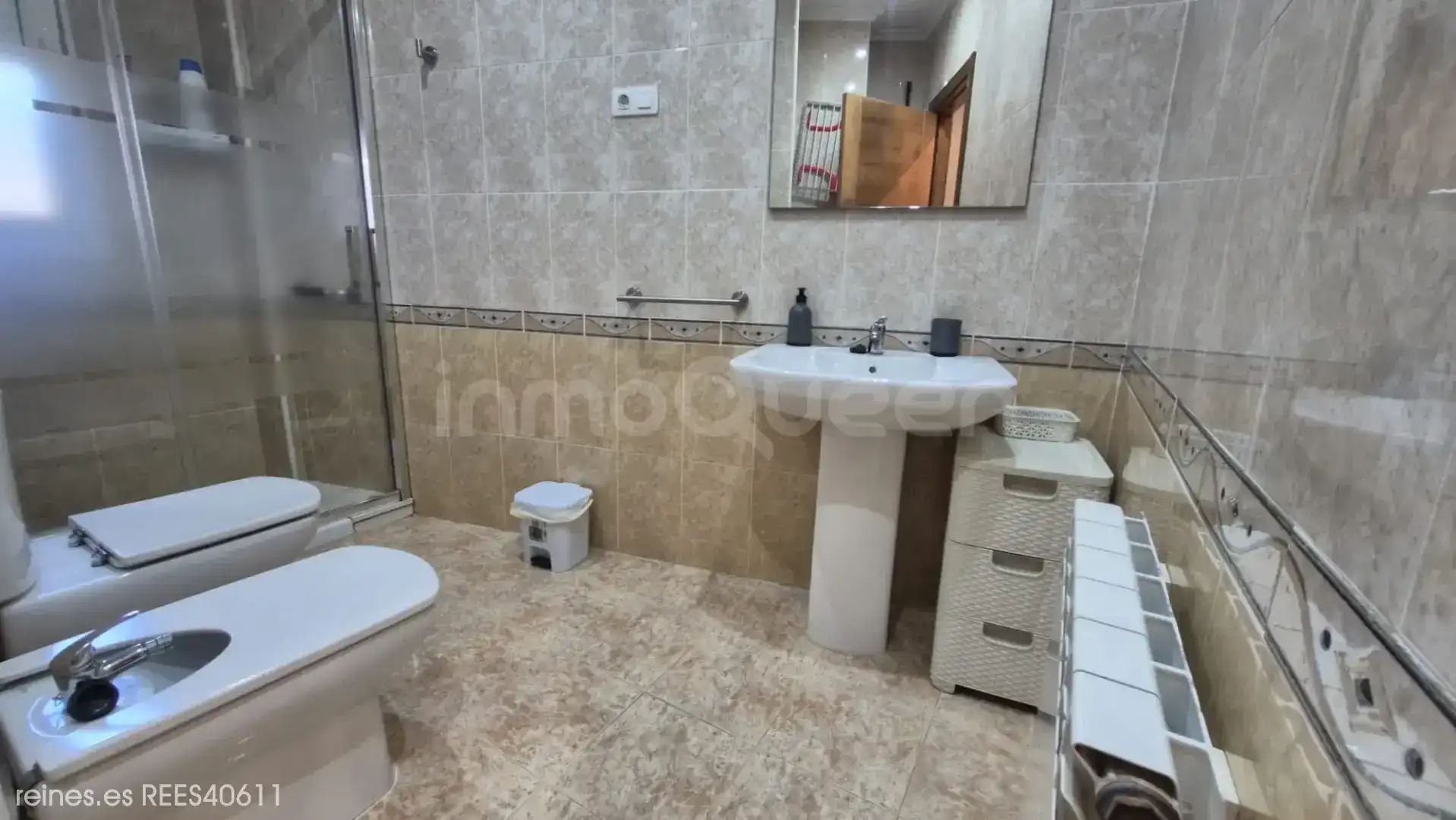 Bathroom of Flat for sale in Foz  with Heating and Furnished