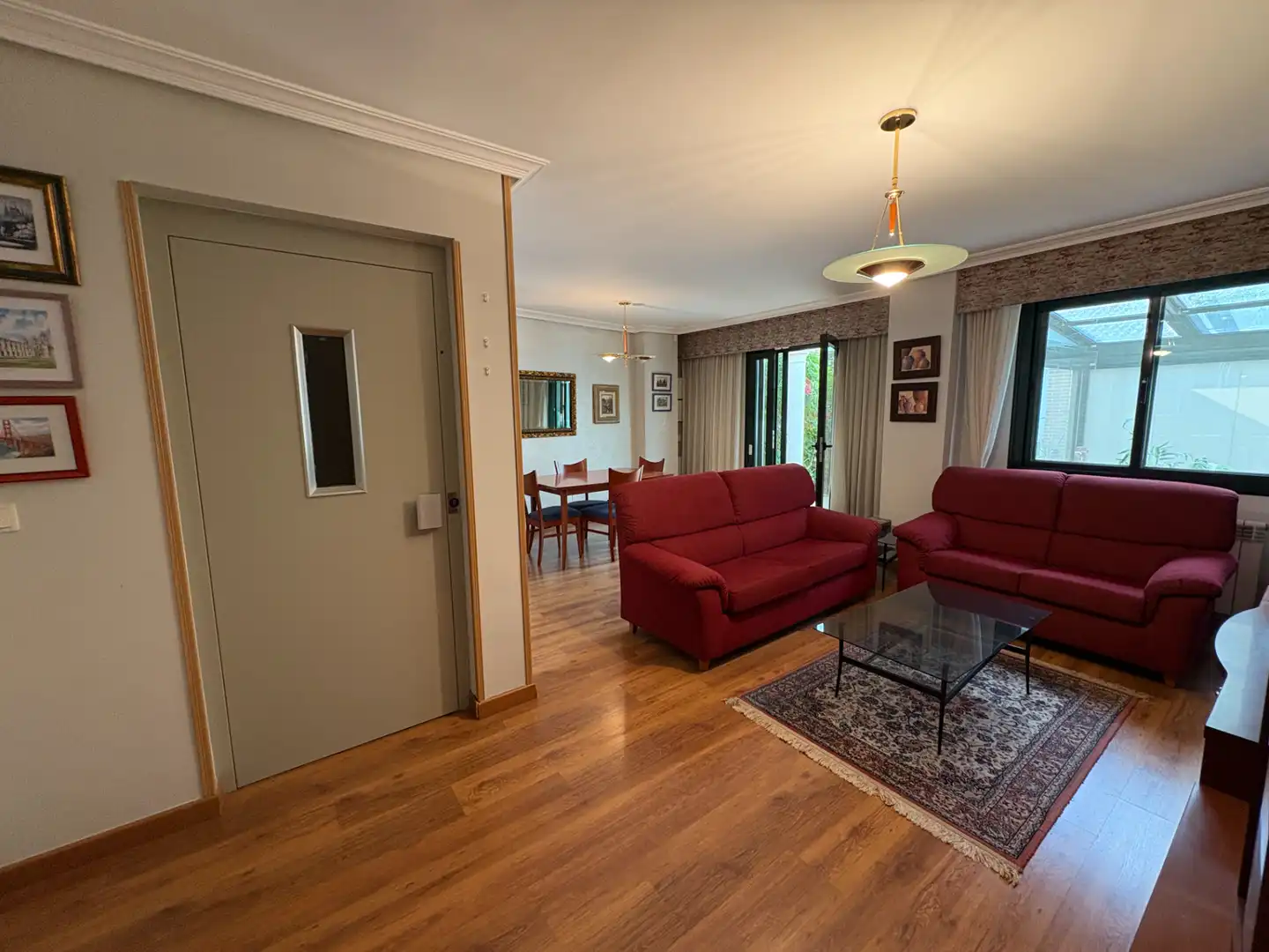 Sala de estar de Casa adosada en venta en Simancas con Aire acondicionado, Calefacción y Jardín privado