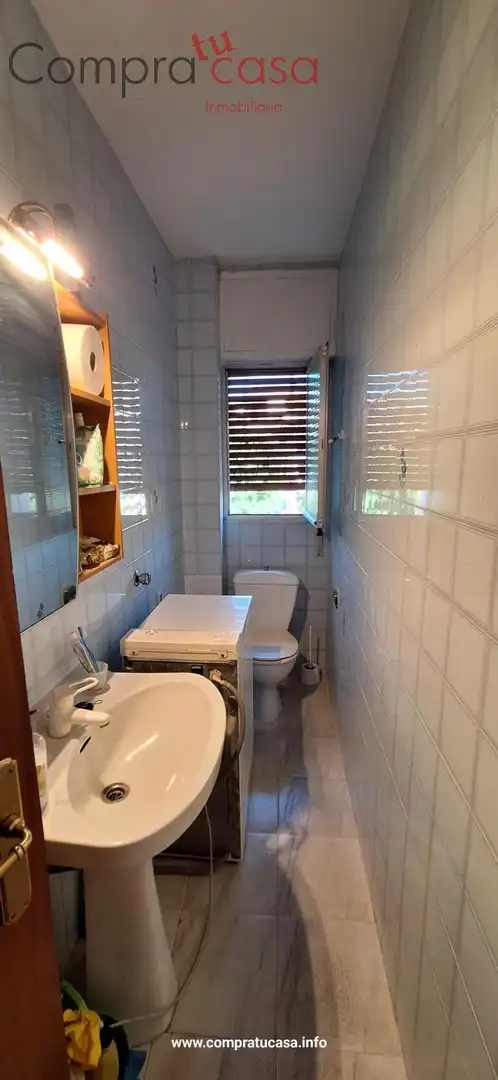 Bathroom of Flat for sale in Segovia  with Heating, Parquet flooring and Terrace