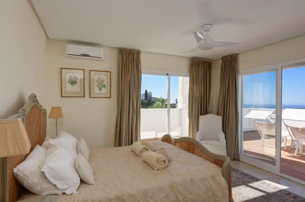 Chalet con piscina en venta en Camino de Valtocado 23, imagen 19