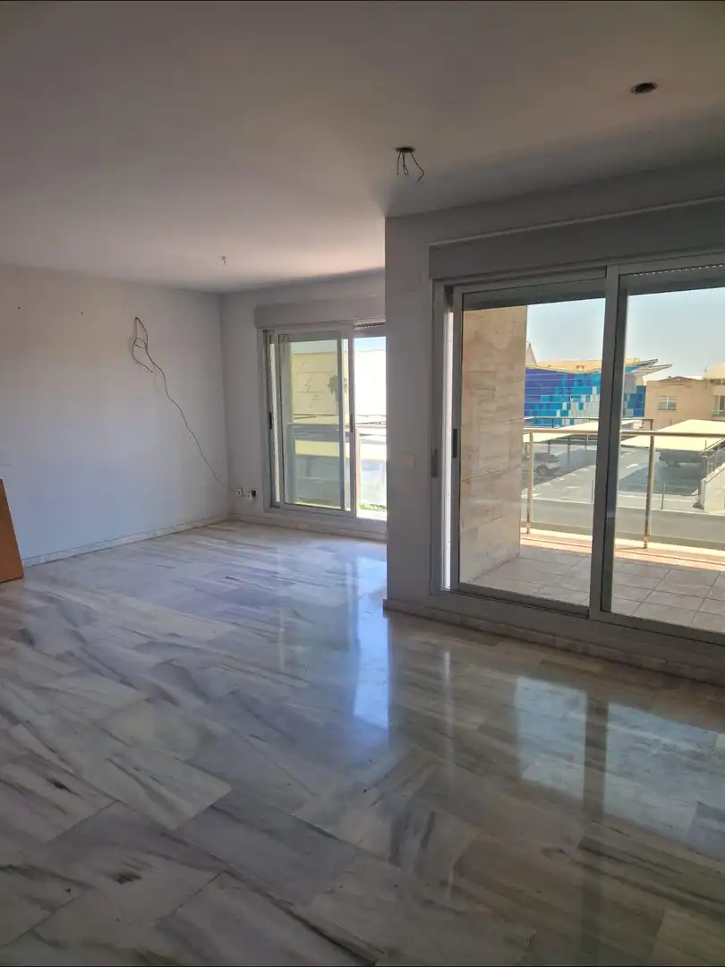 Sala d'estar de Pis en venda en Castellón de la Plana / Castelló de la Plana amb Aire condicionat, Terrassa i Traster