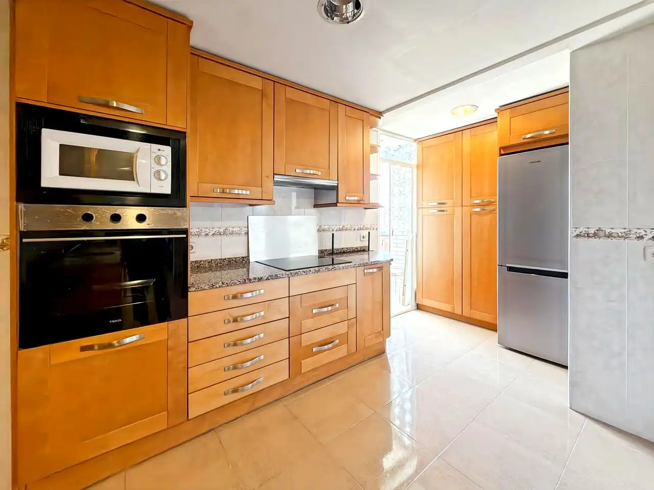 Küche von Wohnung zum Verkauf in San Sebastián de los Reyes mit Klimaanlage, Heizung und Terrasse