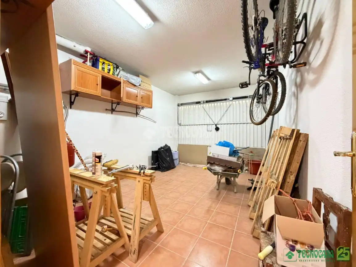 Casa adosada en venda en Barajas de Melo amb Calefacció, Moblat i Piscina comunitària