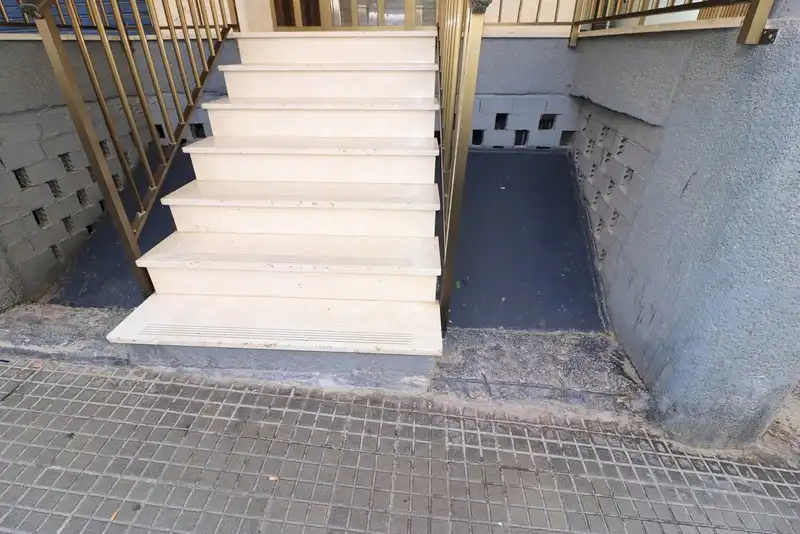 Gewerbefläche zum Verkauf in Carrer de Sant Cristòfol 74, imagen 8