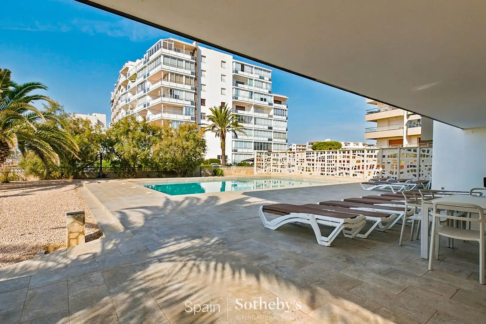 Piscina de Edificio en venta en Roses