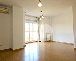 Bedroom of Flat for sale in  Madrid Capital  with Air Conditioner