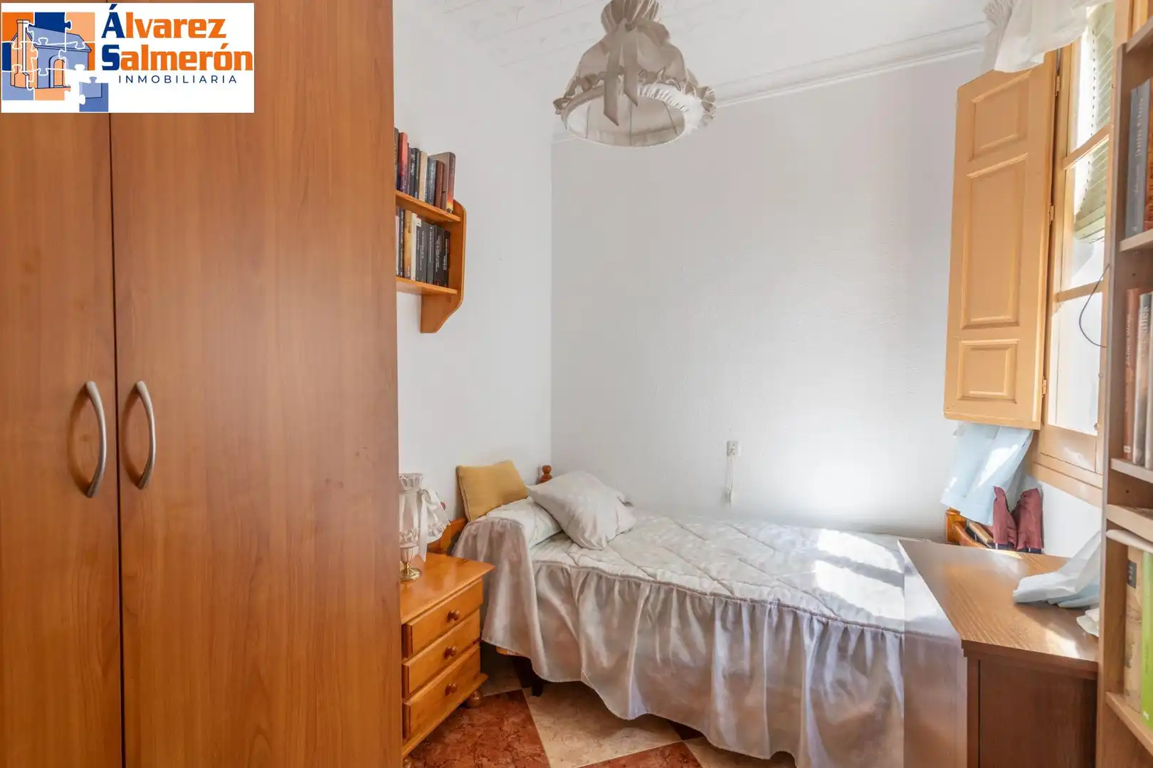 Habitación de Ático en venta en Granada