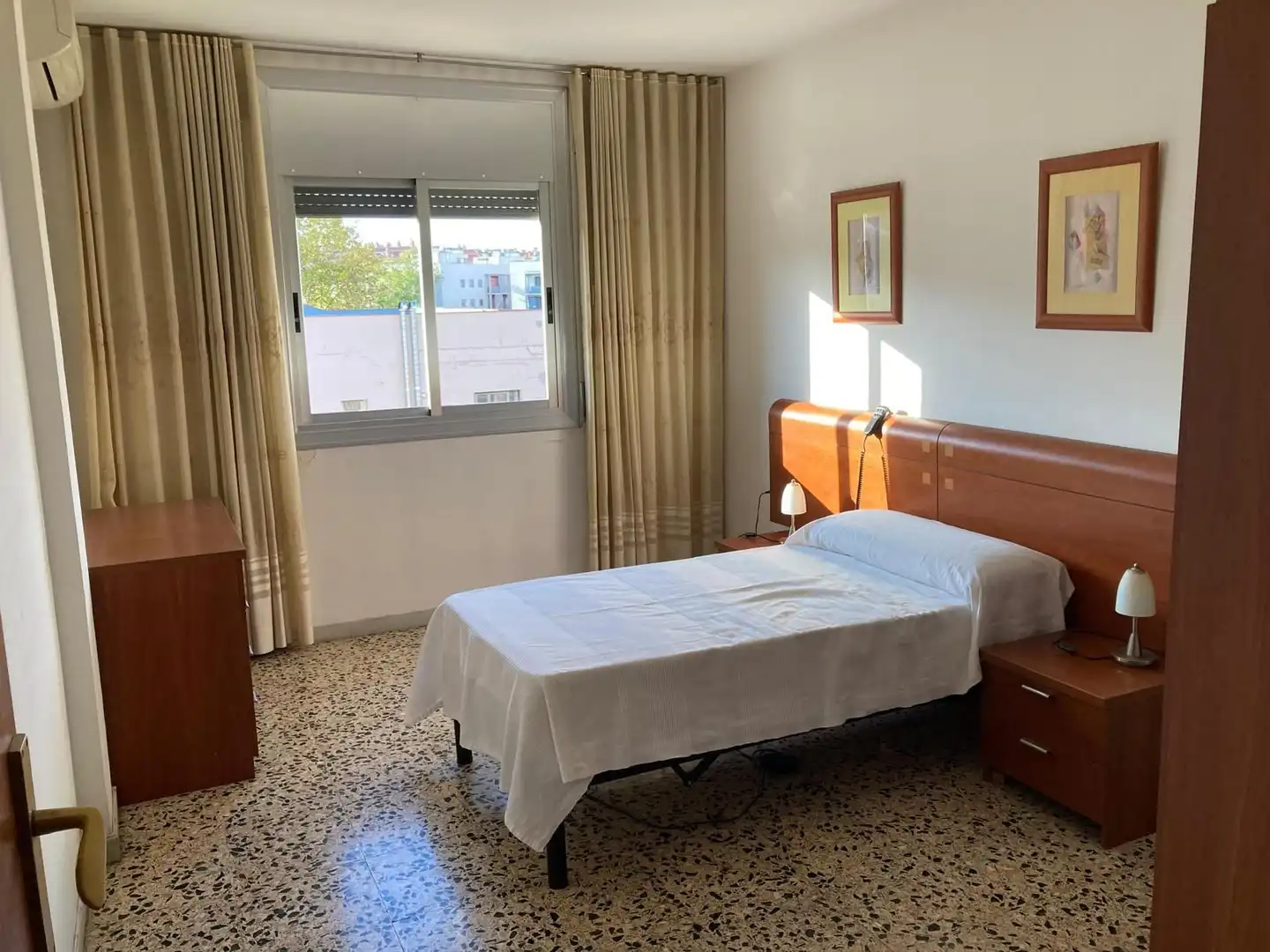 Habitación de Piso de alquiler en Rubí con Aire acondicionado, Terraza y Amueblado