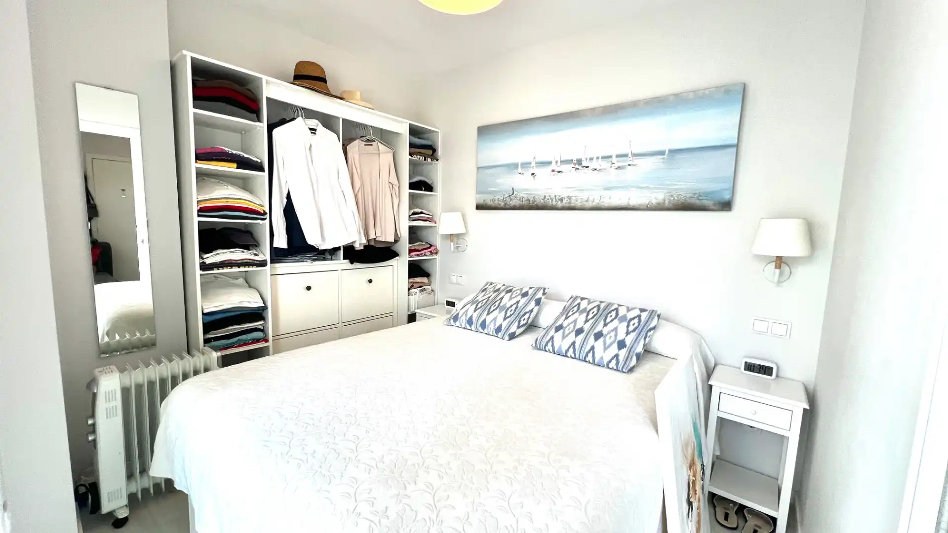 Bedroom of Apartments for sale in Calvià  with Air Conditioner, Terrace and Furnished