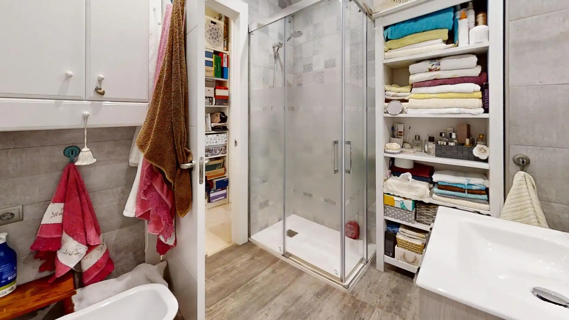 Bathroom of Flat for sale in Benalmádena  with Private garden, Terrace and Balcony