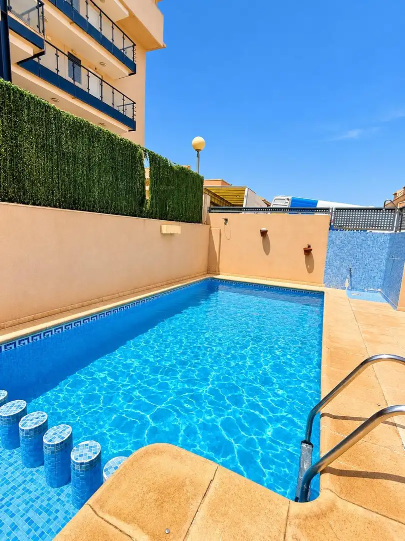 Piscina de Apartament en venda en Mazarrón amb Jardí privat, Traster i Piscina comunitària