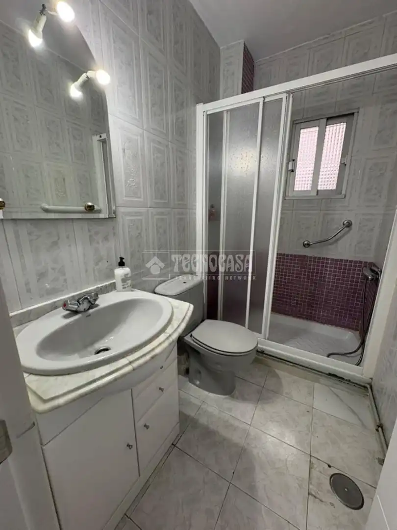 Bathroom of Flat for sale in Getafe  with Heating, Parquet flooring and Terrace