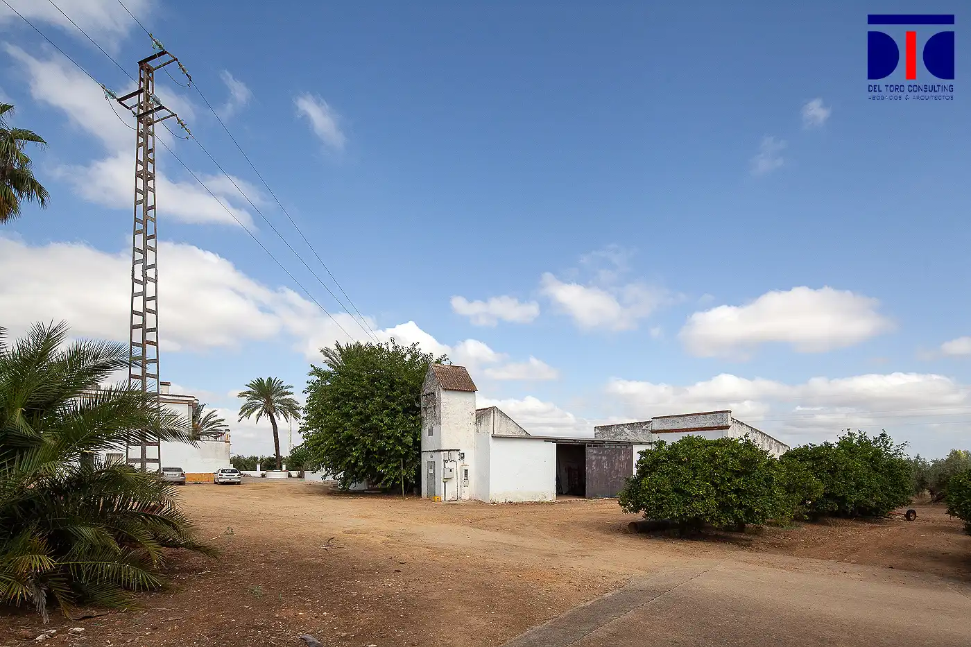 Vista exterior de Finca rústica en venta en Carmona con Jardín privado, Terraza y Piscina