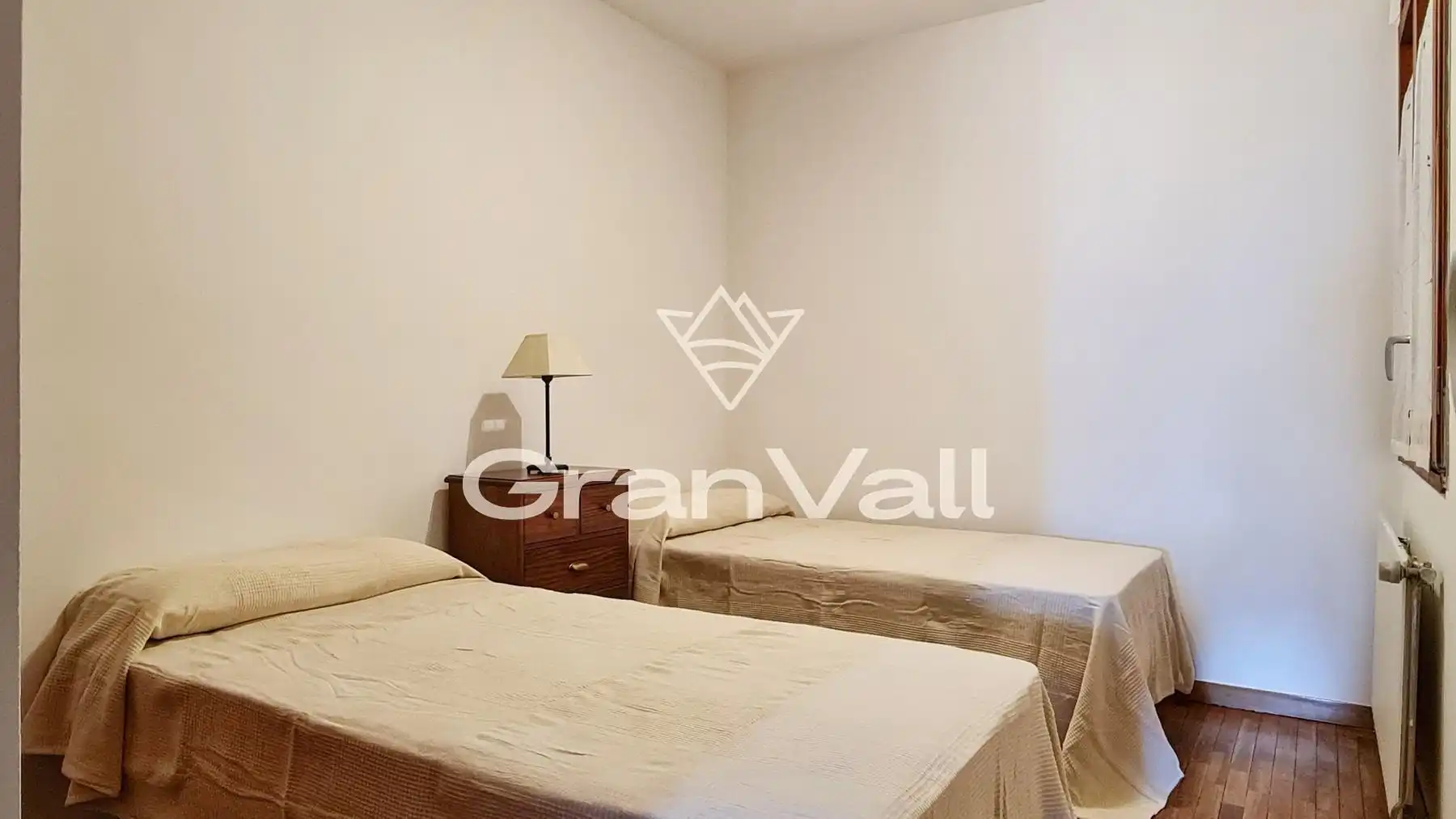 Dormitori de Apartament en venda en Puigcerdà amb Calefacció, Parquet i Terrassa