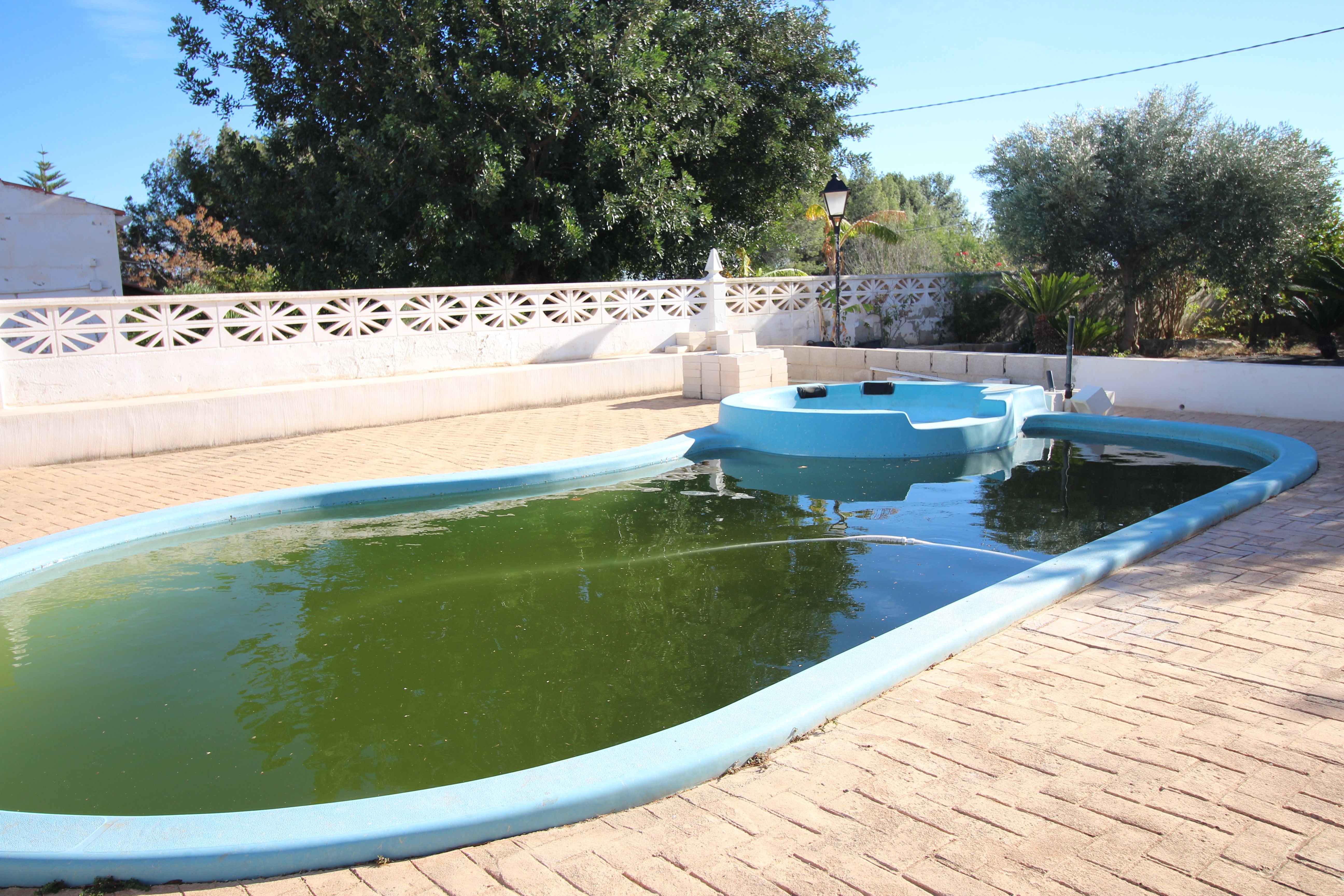 Piscina de Casa o xalet en venda en Llombai amb Aire condicionat, Jardí privat i Terrassa