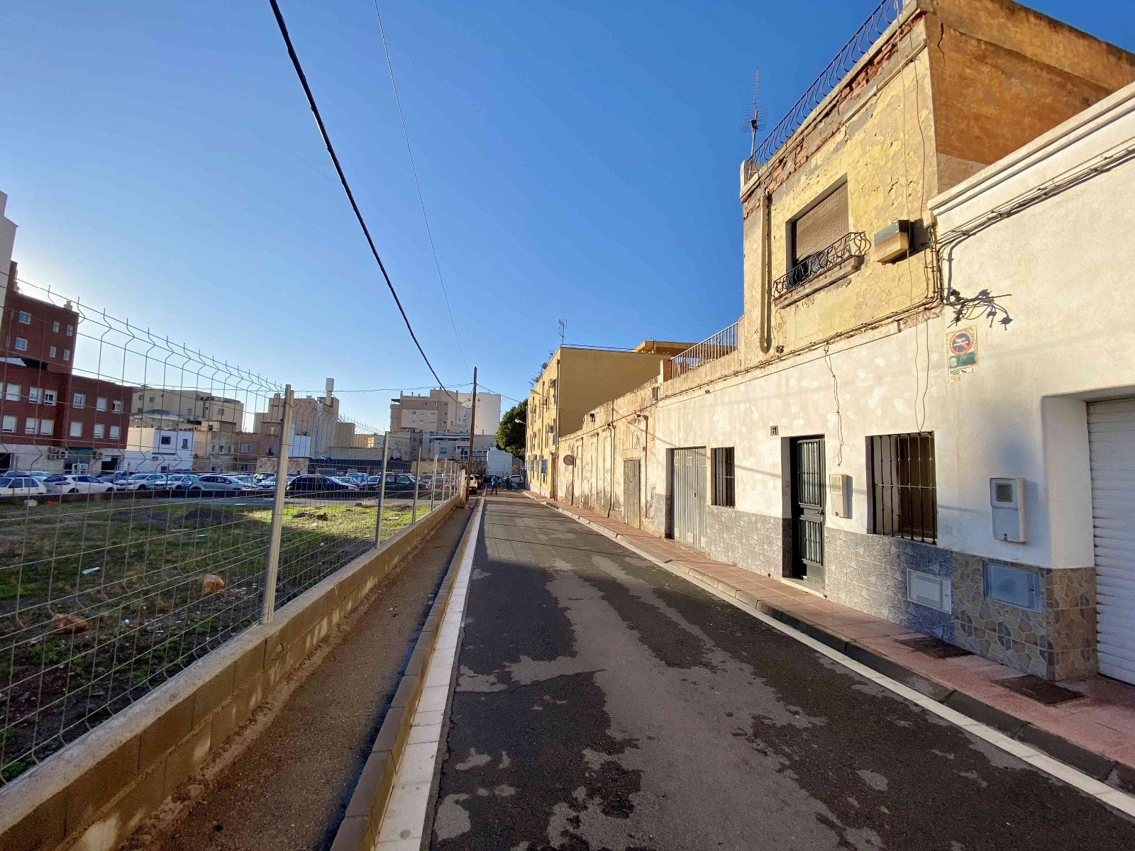 Vista exterior de Casa o xalet en venda en  Almería Capital amb Terrassa