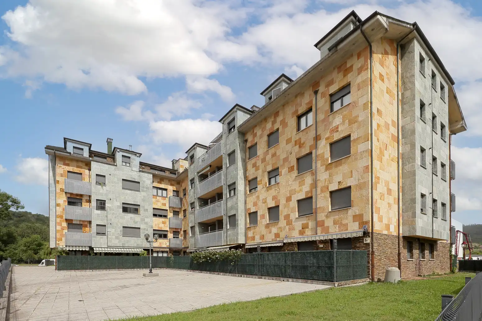 Vista exterior de Piso en venta en Villaviciosa con Calefacción, Parquet y Terraza