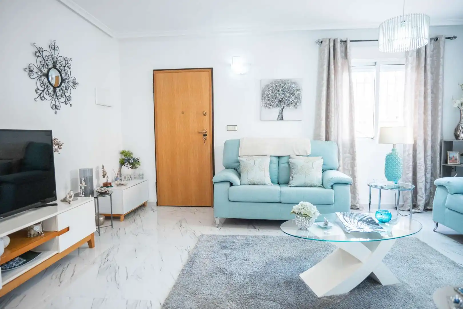 Sala d'estar de Casa adosada en venda en Los Montesinos amb Aire condicionat, Jardí privat i Terrassa