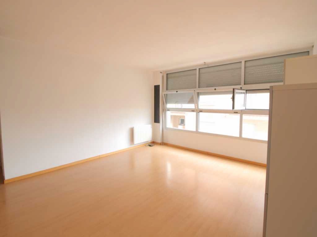 Living room of Flat for sale in Badalona  with Heating, Parquet flooring and Oven