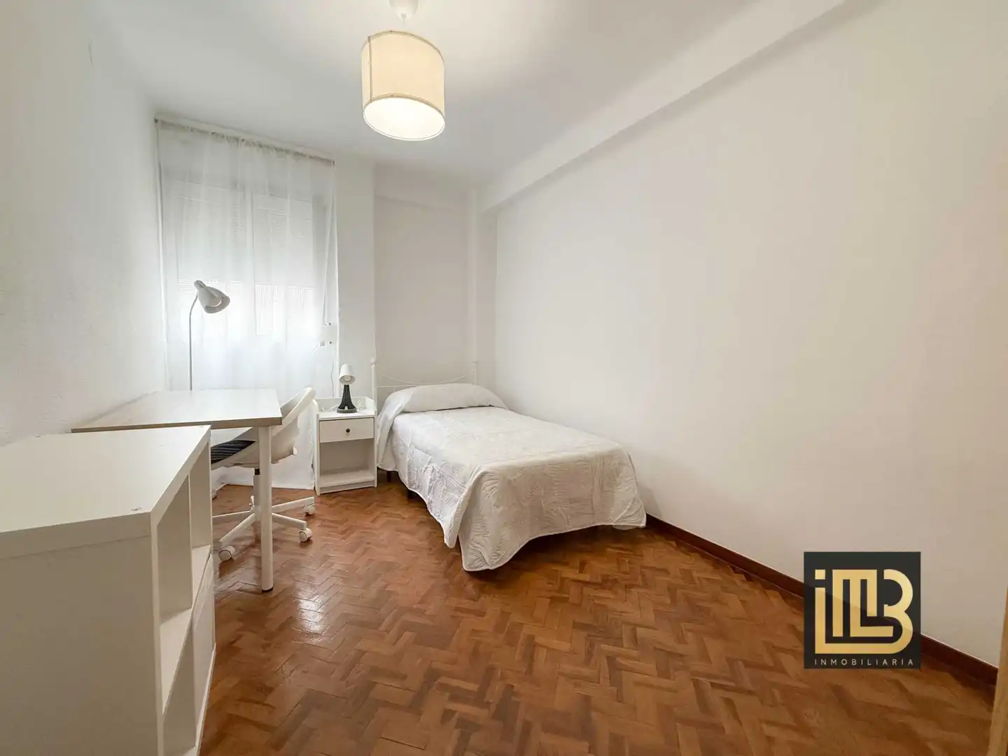 Bedroom of Flat for share in Málaga  with Air Conditioner, Heating and Furnished