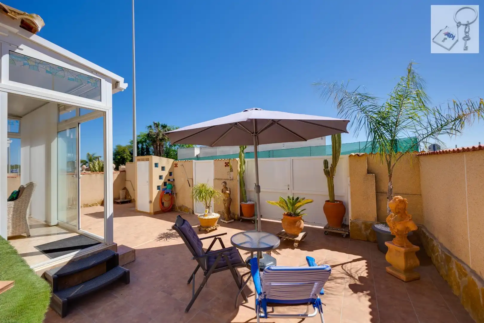 Chalet con piscina en venta en Orihuela Costa