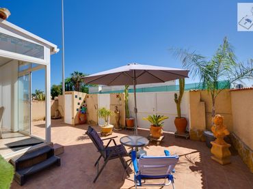 Chalet con piscina en venta en Orihuela Costa
