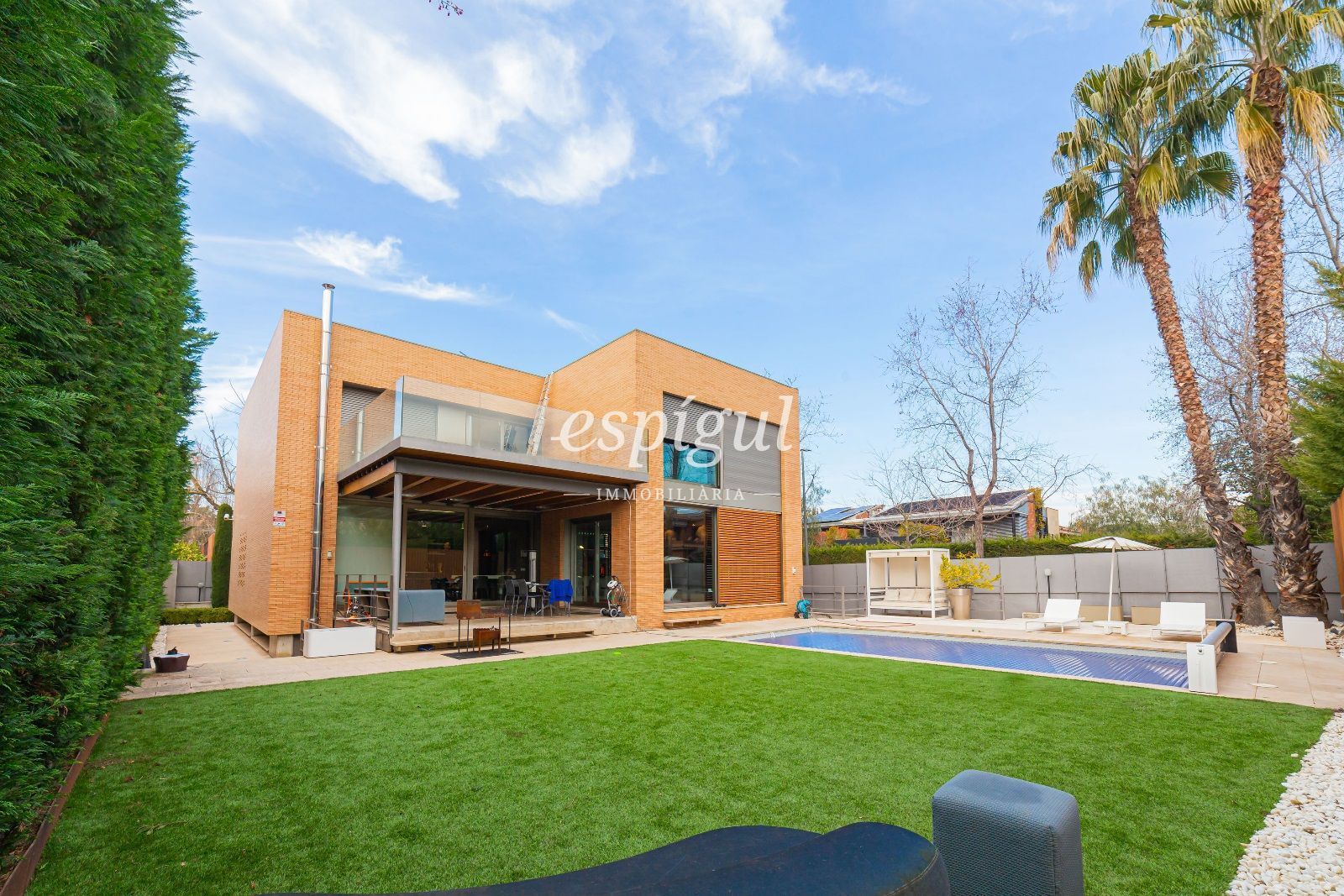 Vista exterior de Casa o xalet en venda en Sant Cugat del Vallès amb Aire condicionat, Parquet i Terrassa
