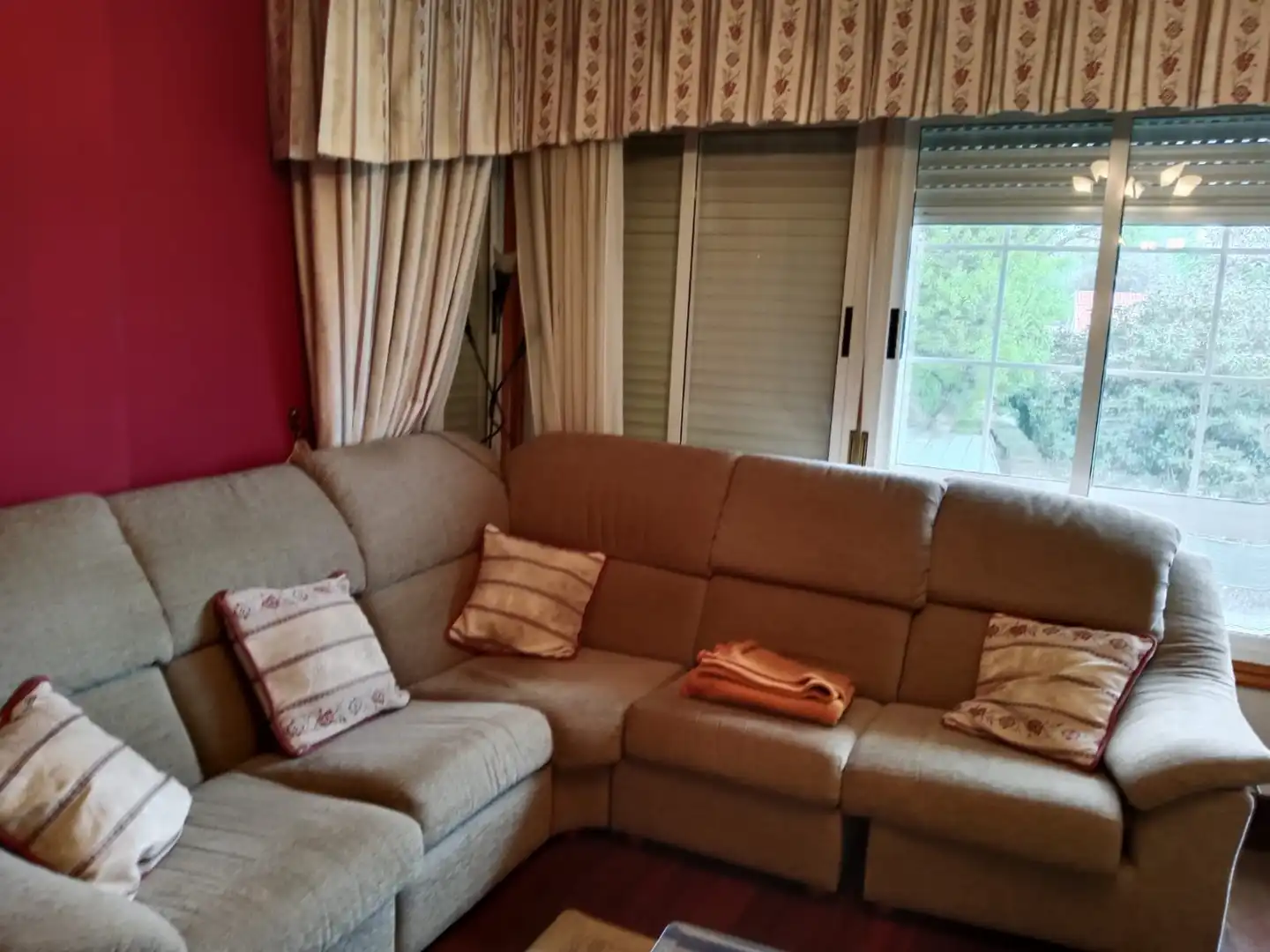 Sala d'estar de Casa o xalet en venda en Teo amb Calefacció, Jardí privat i Traster