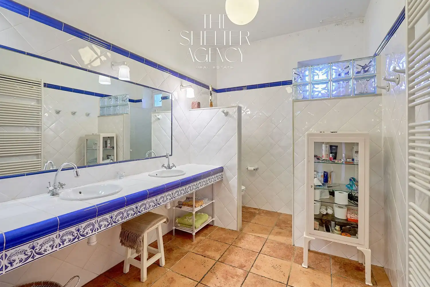 Baño de Finca rústica en venta en Sant Pere de Ribes con Aire acondicionado, Jardín privado y Piscina comunitaria