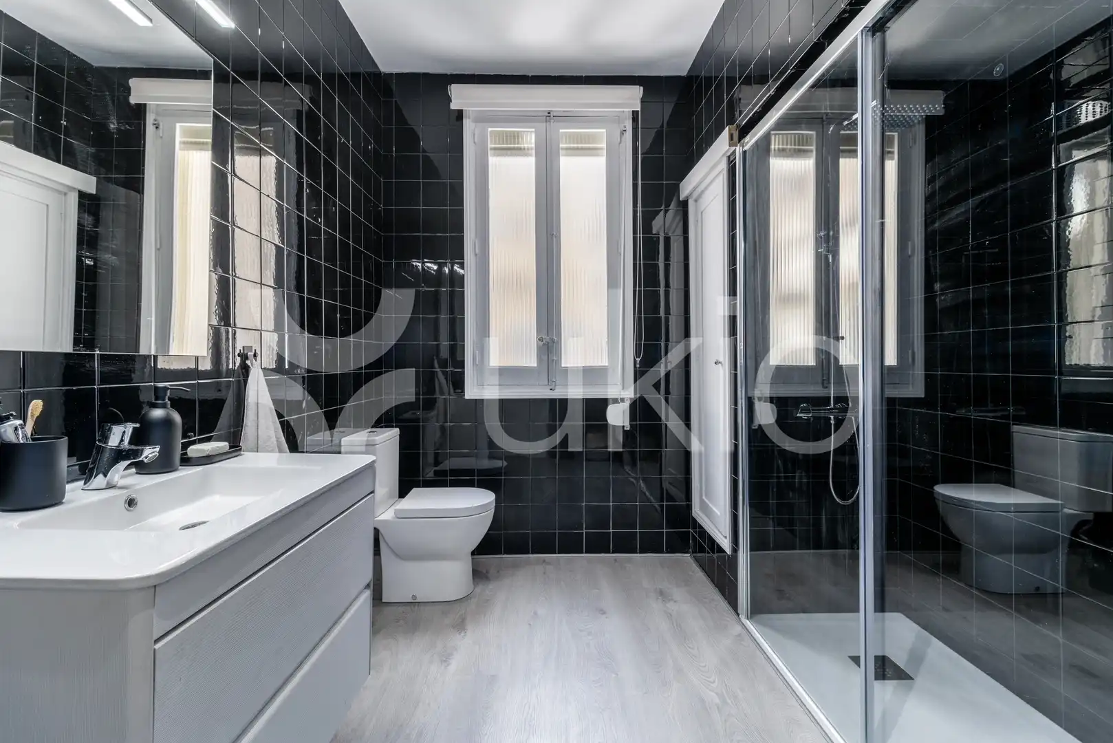 Bany de Apartament de lloguer en Madrid amb Aire condicionat, Calefacció i Terrassa