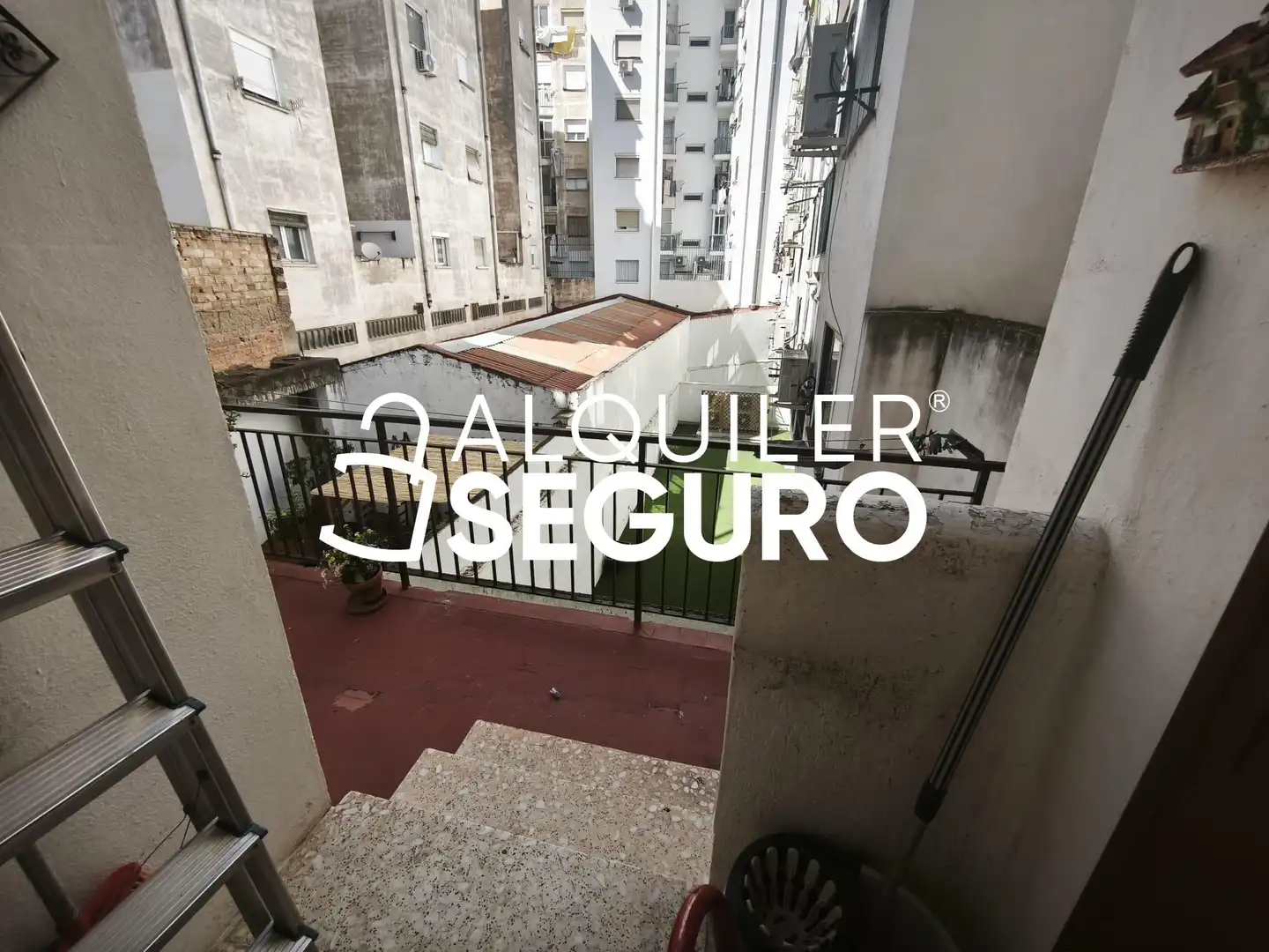 Piso de alquiler en del Sepulcro , La Magdalena