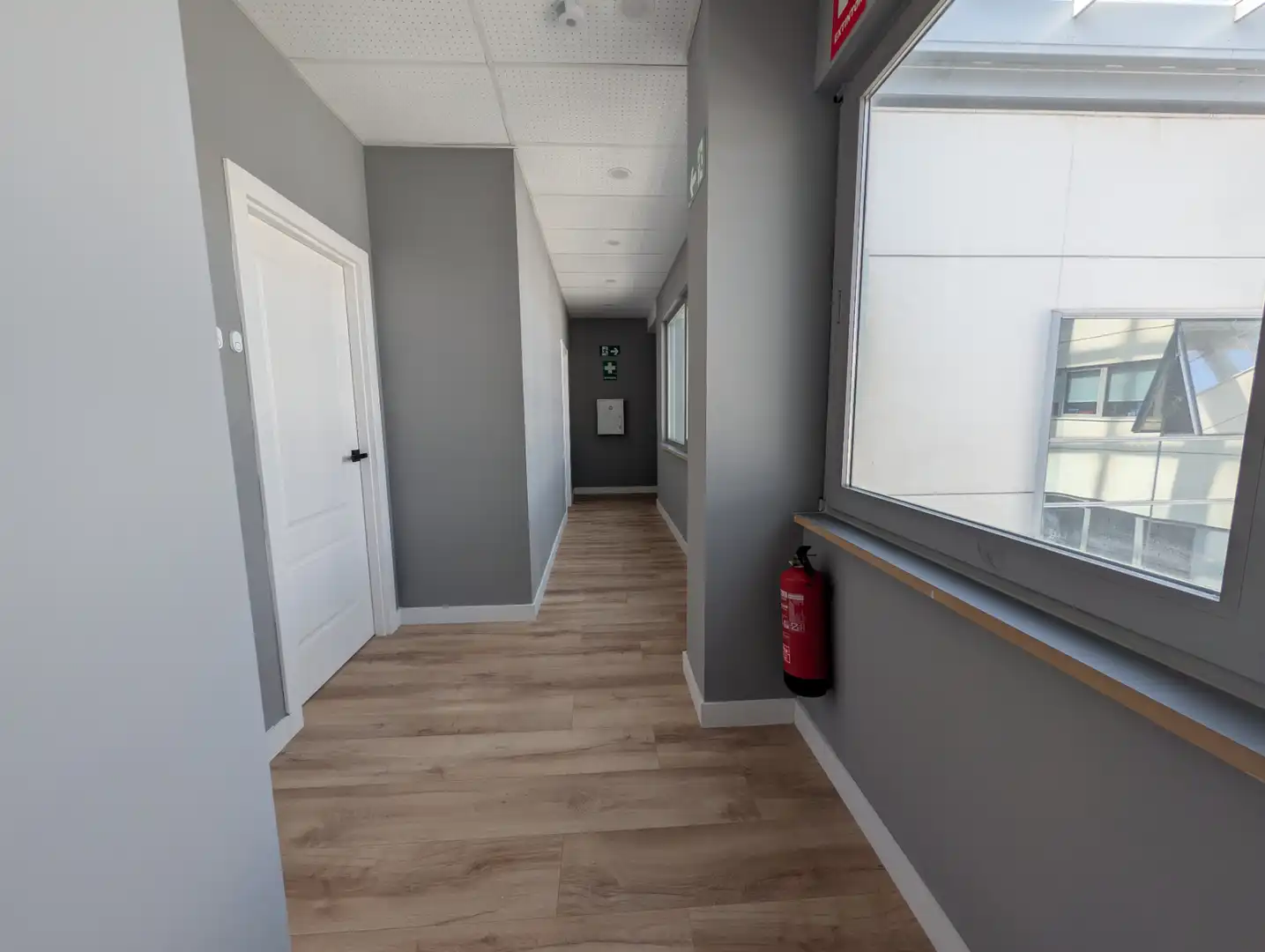 Büro zur Miete in Rivas-Vaciamadrid mit Klimaanlage, Heizung und Terrasse