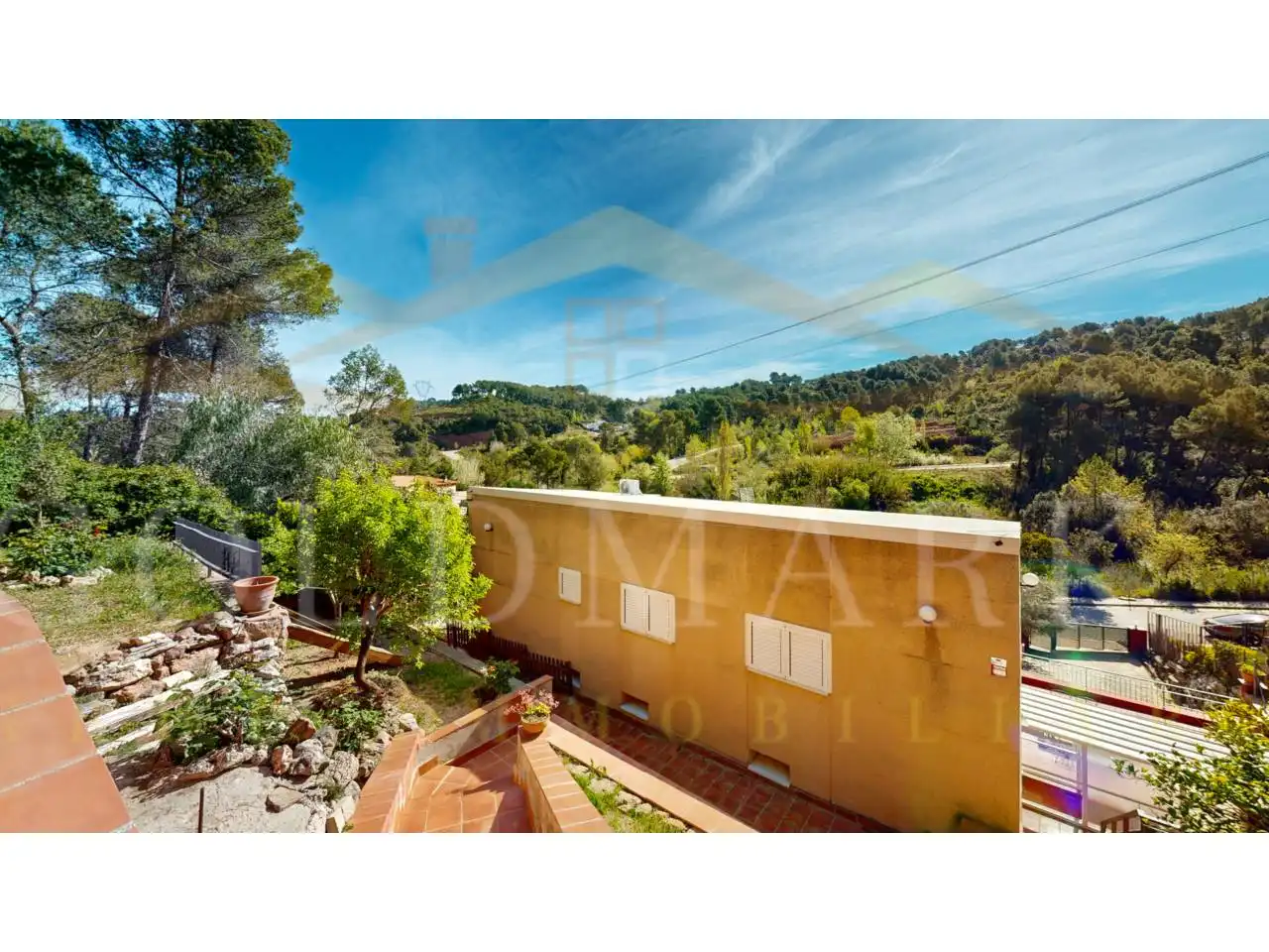 Vista exterior de Casa o xalet en venda en Corbera de Llobregat amb Aire condicionat, Calefacció i Jardí privat