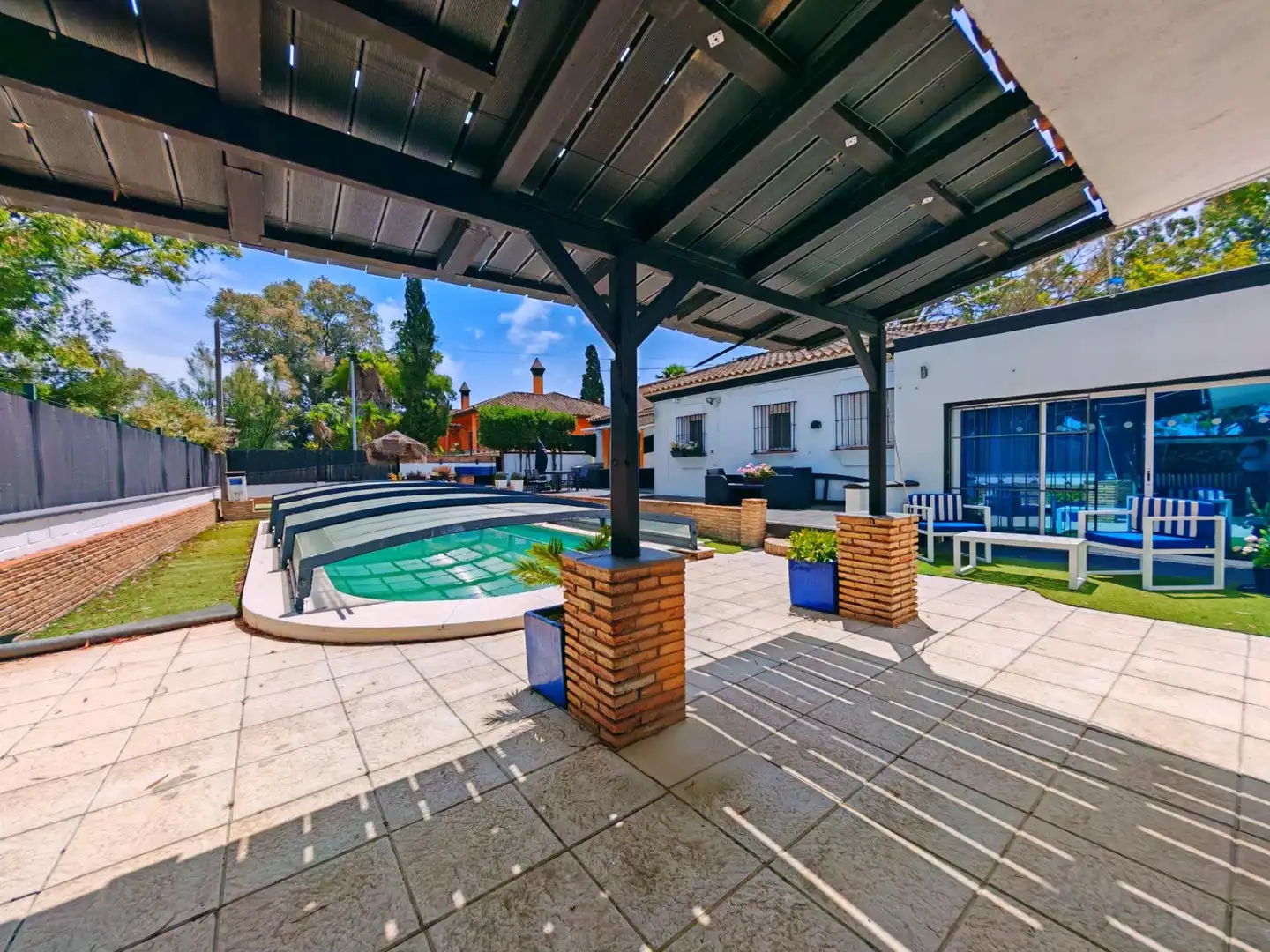 Exterior view of Houses for sale in Chiclana de la Frontera  with Air Conditioner, Swimming Pool and Furnished