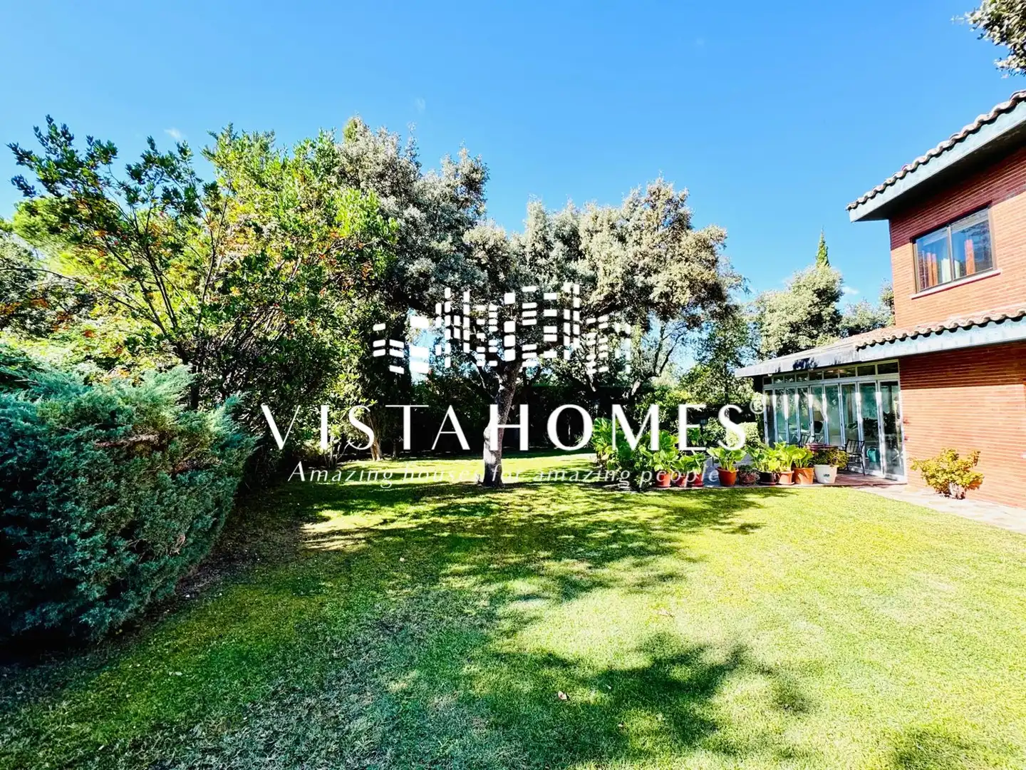 Vista exterior de Casa o xalet en venda en Ciudalcampo amb Aire condicionat, Calefacció i Jardí privat