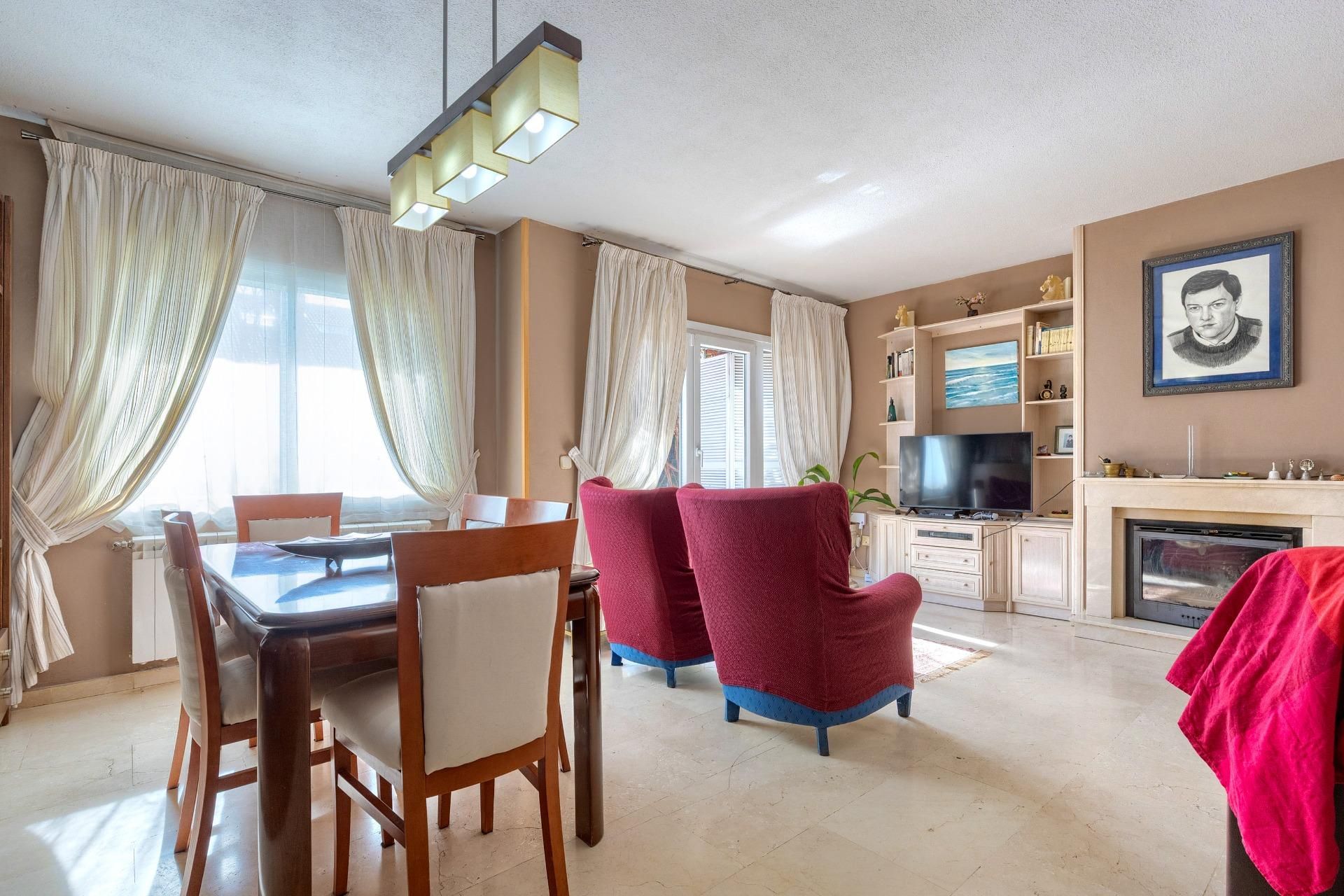 Living room of Single-family semi-detached for sale in San Lorenzo de El Escorial  with Heating, Private garden and Storage room