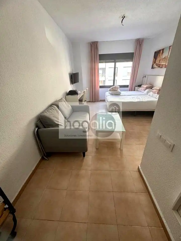 Schlafzimmer von Wohnung zur Miete in Sevilla mit Klimaanlage und Möbliert