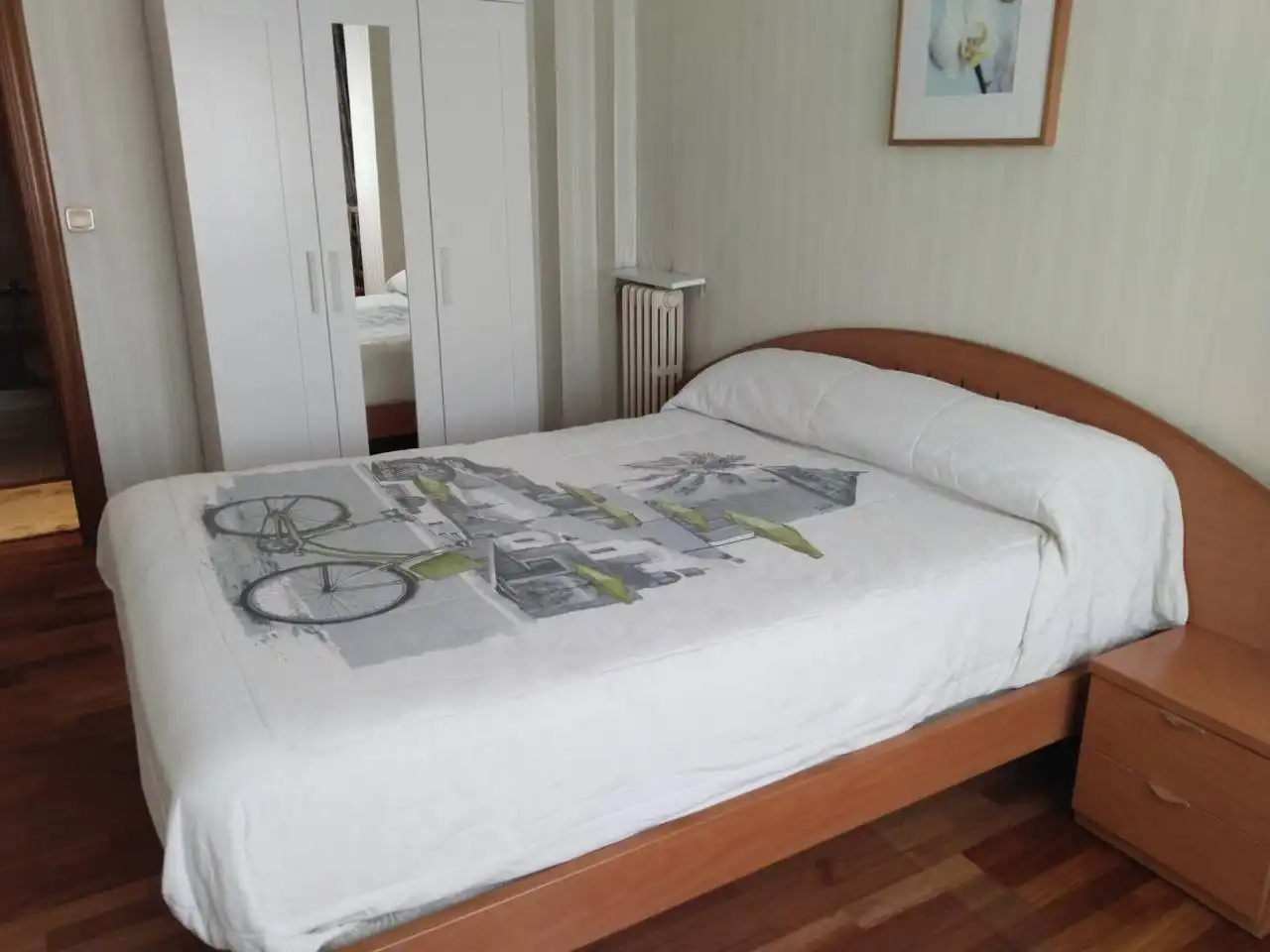 Habitación de Piso de alquiler en Burgos con Calefacción, Parquet y Amueblado