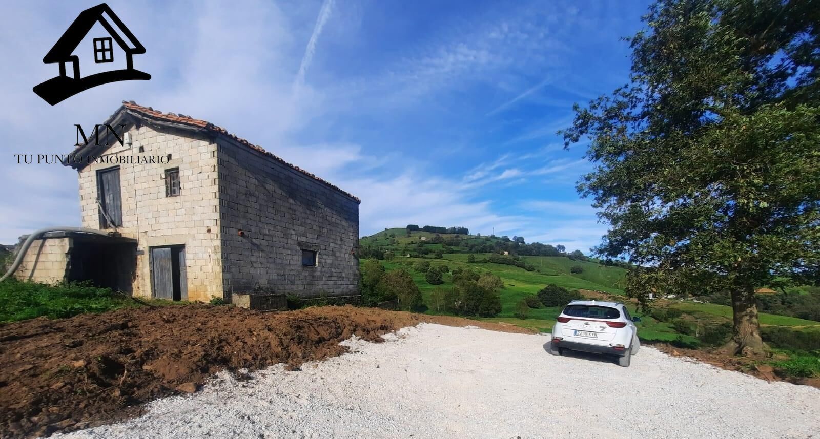 Country house for sale in Saro  with Private garden